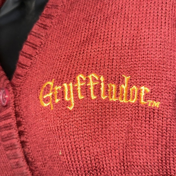 Harry Potter "Gryffindor" Vintage Cardigan Sweater Size Small - Picture 2 of 6